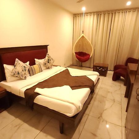 Hotel Multitech Premium Чандігарх Екстер'єр фото