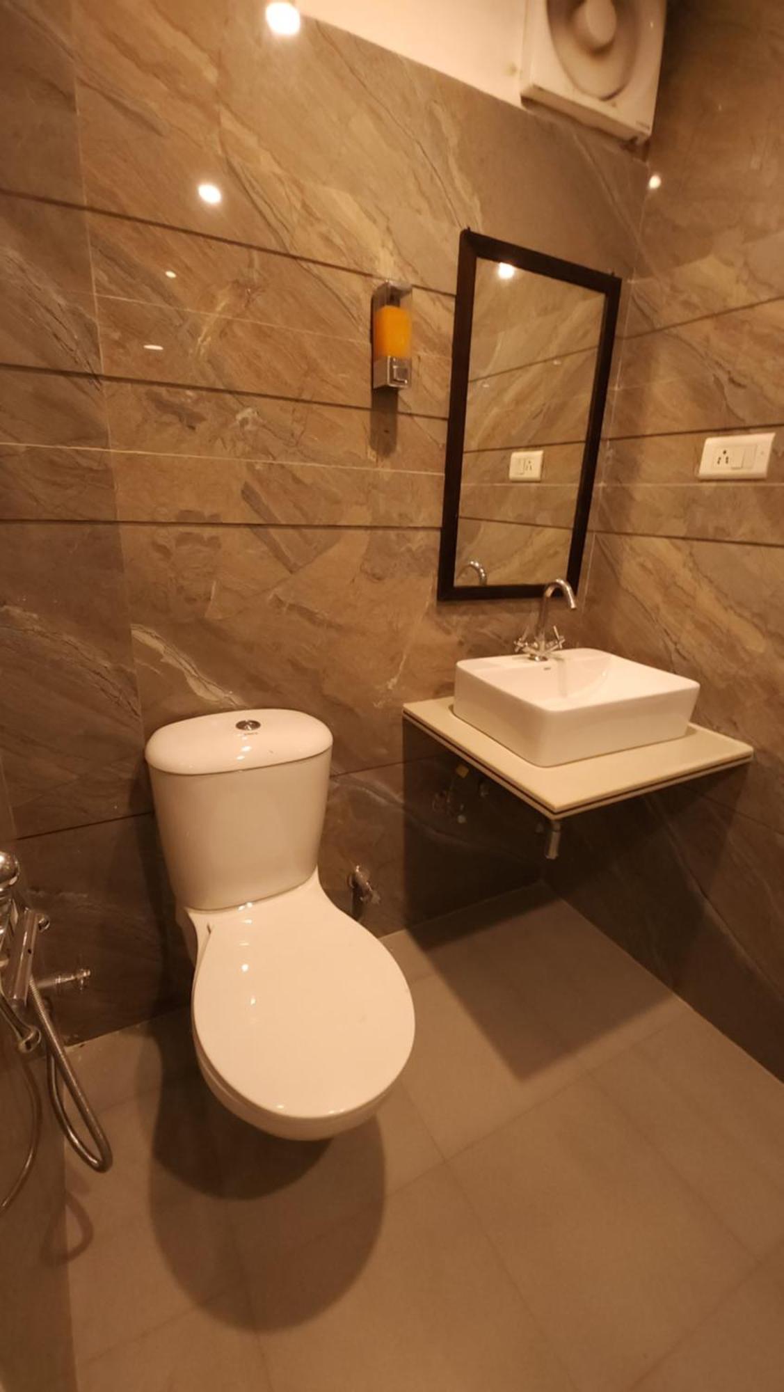 Hotel Multitech Premium Чандігарх Екстер'єр фото