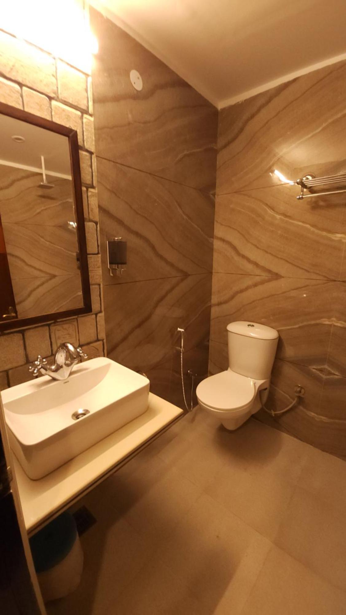 Hotel Multitech Premium Чандігарх Екстер'єр фото